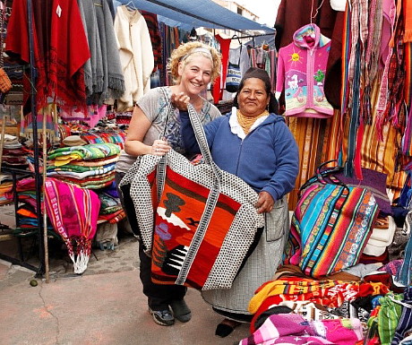 ecuador-handicrafts-market