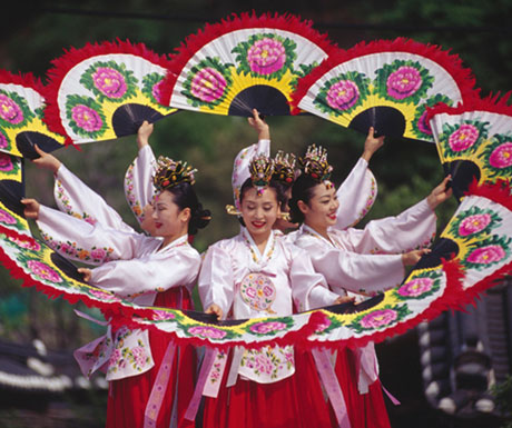 South Korea tour - traditional fan dance